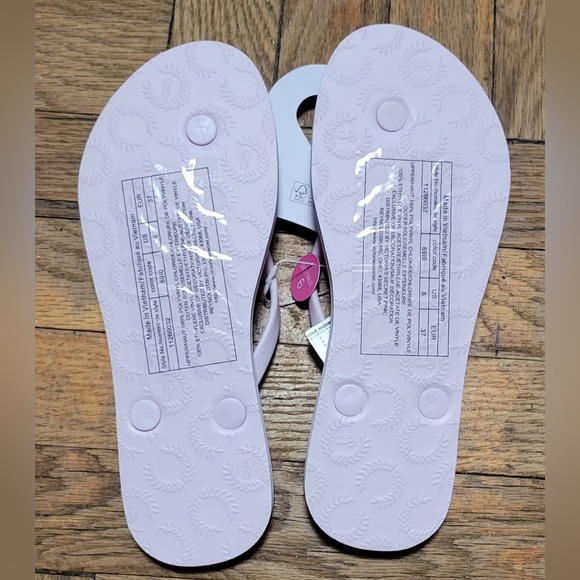 PINK Victoria's Secret Light Pink Flip Flops - Picture 2 of 5